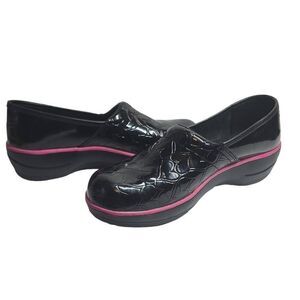 Smitten Women's Lightweight Leather Nursing Clog Medical Scrubs Accessory Size 4